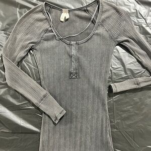Women’s size small Free People grey long sleeve shirt
